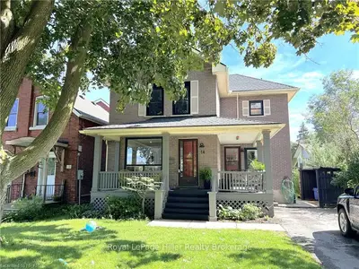 14 CRAWFORD Street, Stratford, ON N5A 5Y4