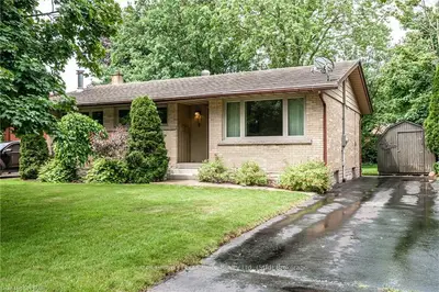 18 BURRITT Street, Stratford, ON N5A 4W7