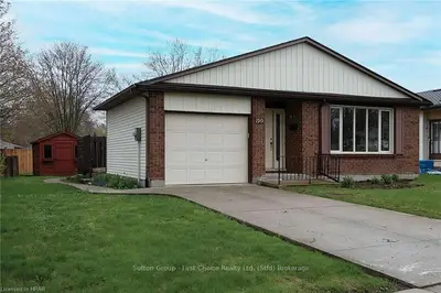 199 GREENWOOD Drive, Stratford, ON N5A 7K3