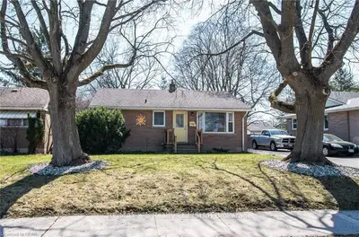 17 WADDELL Street, Stratford, ON N5A 6K5