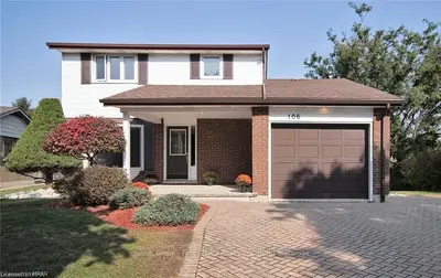 106 MEIGHEN Mews, Stratford, ON N4Z 1B5