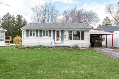 42 WHITELOCK Street, Stratford, ON N5A 1S9