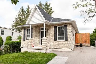 219 QUEEN Street E, St. Marys, ON N4X 1A0