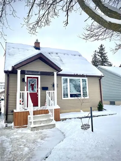 62 PORTIA Boulevard, Stratford, ON N5A 4V5