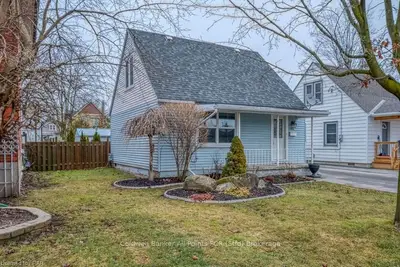 116 Norfolk Street, Stratford, ON N5A 3Y8