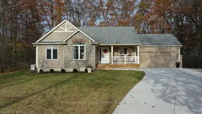 8364 GOOSEMARSH Line, Lambton Shores, ON N0M 1T0