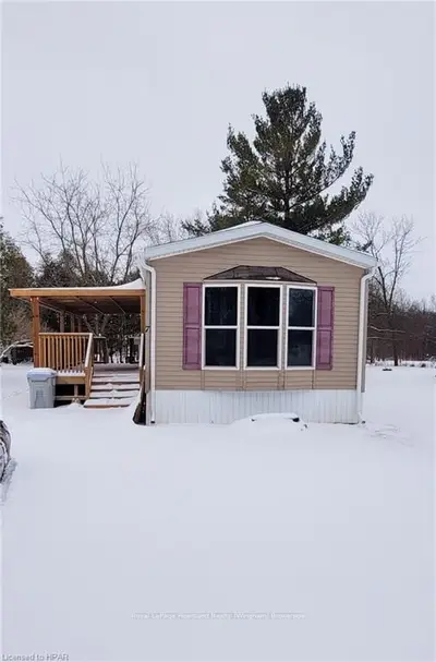 75049 HENSALL RD. #7 MAIN Street, Huron East, ON N0K 1W0
