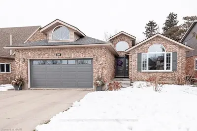 172 FREELAND Drive, Stratford, ON N4Z 1H2