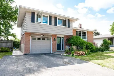 53 BRIARHILL Drive, Stratford, ON N5A 6N6