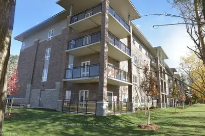 456 LORNE Avenue 203, Stratford, ON N5A 6S4