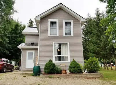 56 CHARLES Street, North Huron, ON N0G 2W0