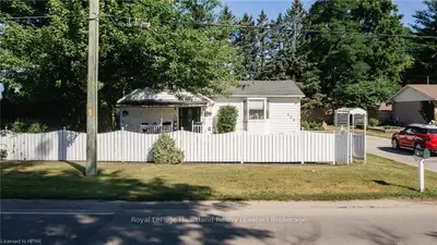 439 CARROLL Street W, Strathroy-Caradoc, ON N7G 1B2