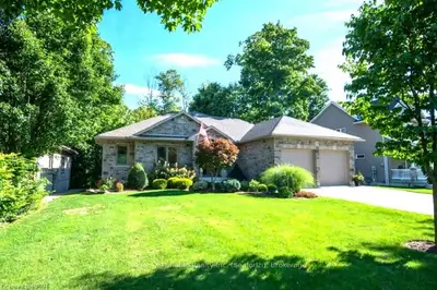 56 NORTH Street, Huron East, ON N0K 1W0