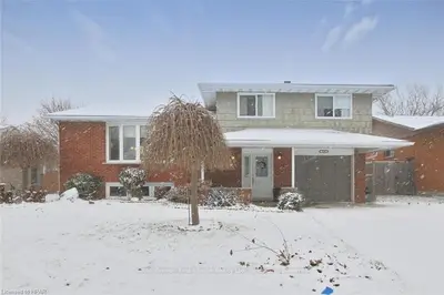154 BEDFORD Drive, Stratford, ON N5A 5J5