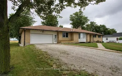 6570 JAMES Street, Brooke-Alvinston, ON N0N 1K0