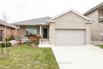 99 FAIRFIELD Drive, Stratford, ON N5A 0A7