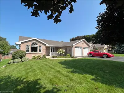 135 CHARLES Street, North Huron, ON N0G 2W0