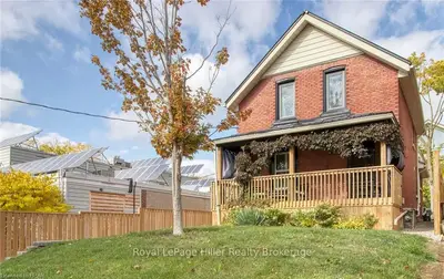 36 Rebecca Street, Stratford, On N5a 3p1