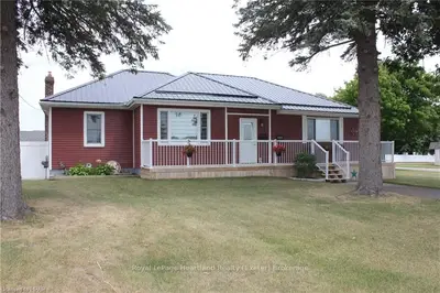 24596 ADELAIDE Road, Strathroy-Caradoc, ON N7G 3K8