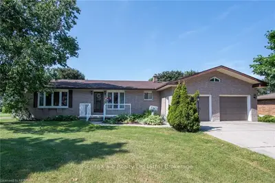 5921 SOMERSET Drive, Perth East, ON N0K 1C0