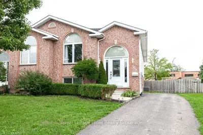 25 GEMMELL Court, Stratford, ON N5A 7W9
