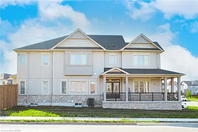 11 ROBINSON Road, Centre Wellington, ON N1M 0G7