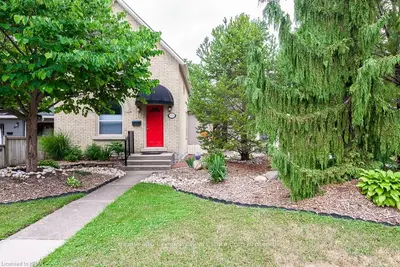 174 RAILWAY Avenue, Stratford, ON N5A 2J1