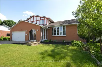 10 Alexander Street, Huron East, On N0k 1w0