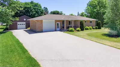 218 PRINCE ALFRED Street, South Huron, ON N0M 1K0