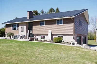 84361 MCNABB Line, Huron East, ON N0G 1H0