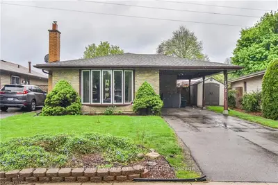 102 THE GREENWAY, Cambridge, ON N1R 6L9