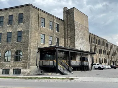 245 DOWNIE Street 107, Stratford, ON N5A 1X5