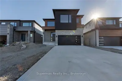 1330 MEDWAY PARK Drive, London North, ON N6G 0V7