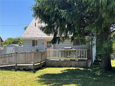 20 VICTORIA Boulevard, Huron East, ON N0M 1L0