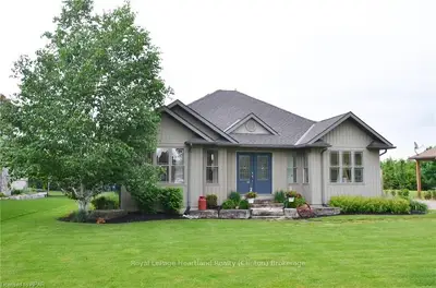 38810 VIENNA Street, Bluewater, ON N0M 2R0