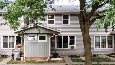 43 ST CHARLES Square 43, Huron East, ON N0M 1L0