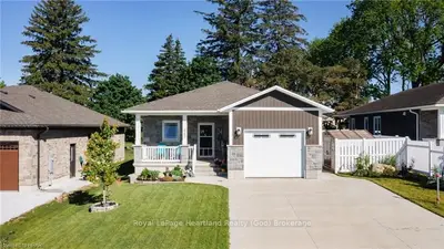 667 GLORIA Street, North Huron, ON N0M 1H0