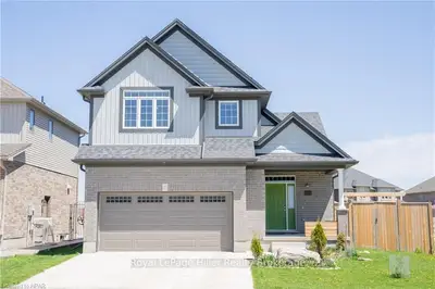 6 RUSSELL Drive, Stratford, ON N5A 0B8