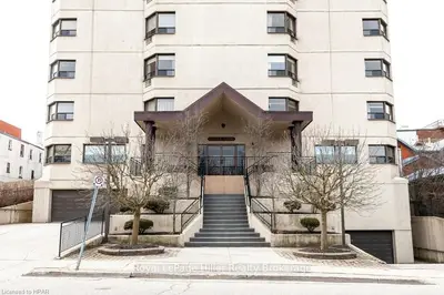 11 COBOURG Street 203, Stratford, ON N5A 3E4