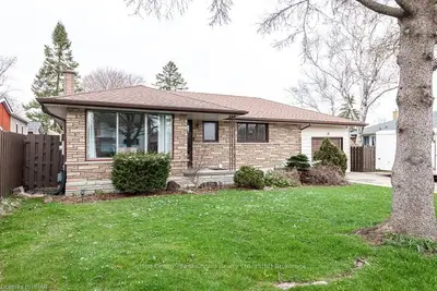 10 WILLOW Street, Stratford, ON N5A 3B1