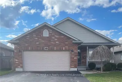 22 LIGHTBOURNE Avenue, Stratford, ON N4Z 1J8