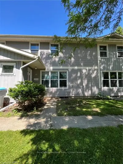 45 ST CHARLES Place, Huron East, ON N0M 1L0