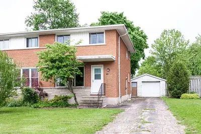 48 ESSEX Street, Stratford, ON N5A 4M7