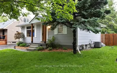 284 DOUGLAS Street, Stratford, ON N5A 5R2