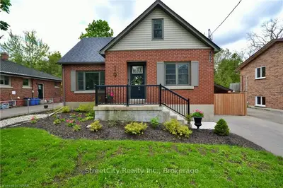 19 CHARLES Street, Stratford, ON N5A 5X4