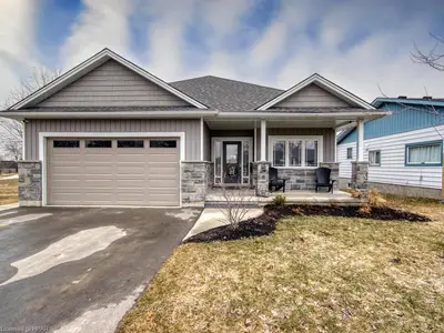 3986 GALT Street, Perth East, ON N0B 2P0