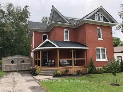 275 Dinsley Street, North Huron, ON N0M 1H0