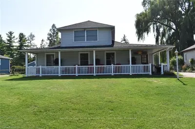 6503 WEST PARKWAY Drive, Lambton Shores, ON N0N 1J2