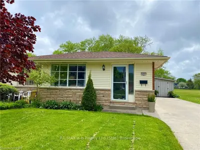 223 REDFORD Crescent, Stratford, ON N5A 1P3