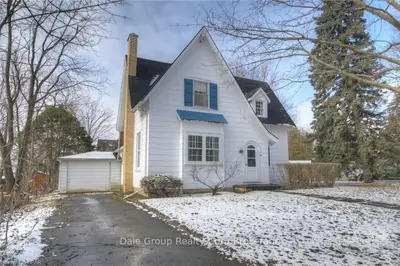 33 GOUINLOCK Street, Huron East, ON N0K 1W0